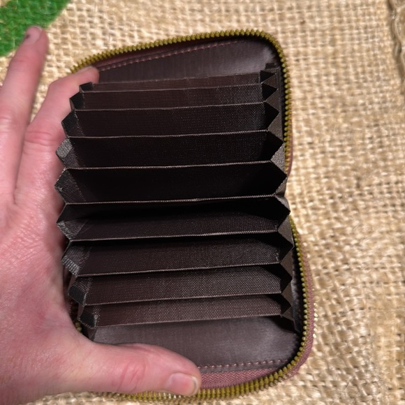 LISDINE mini solid mauve color card holder New - Picture 3 of 7